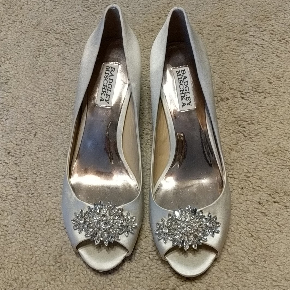 Fair Used Condition Badgley Mischka Kitten Heels